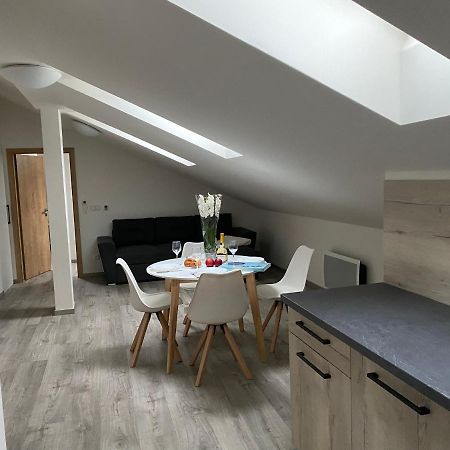 Klicperovo 2Kk Appartement Hradec Králové Buitenkant foto