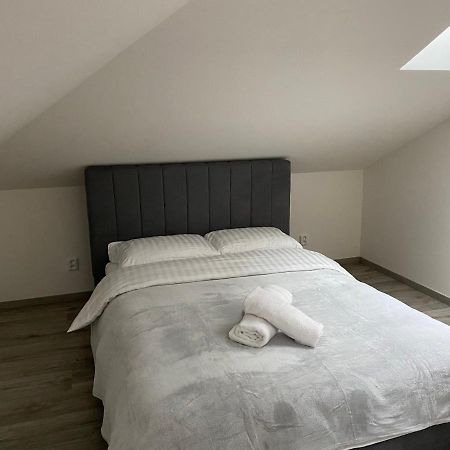Klicperovo 2Kk Appartement Hradec Králové Buitenkant foto