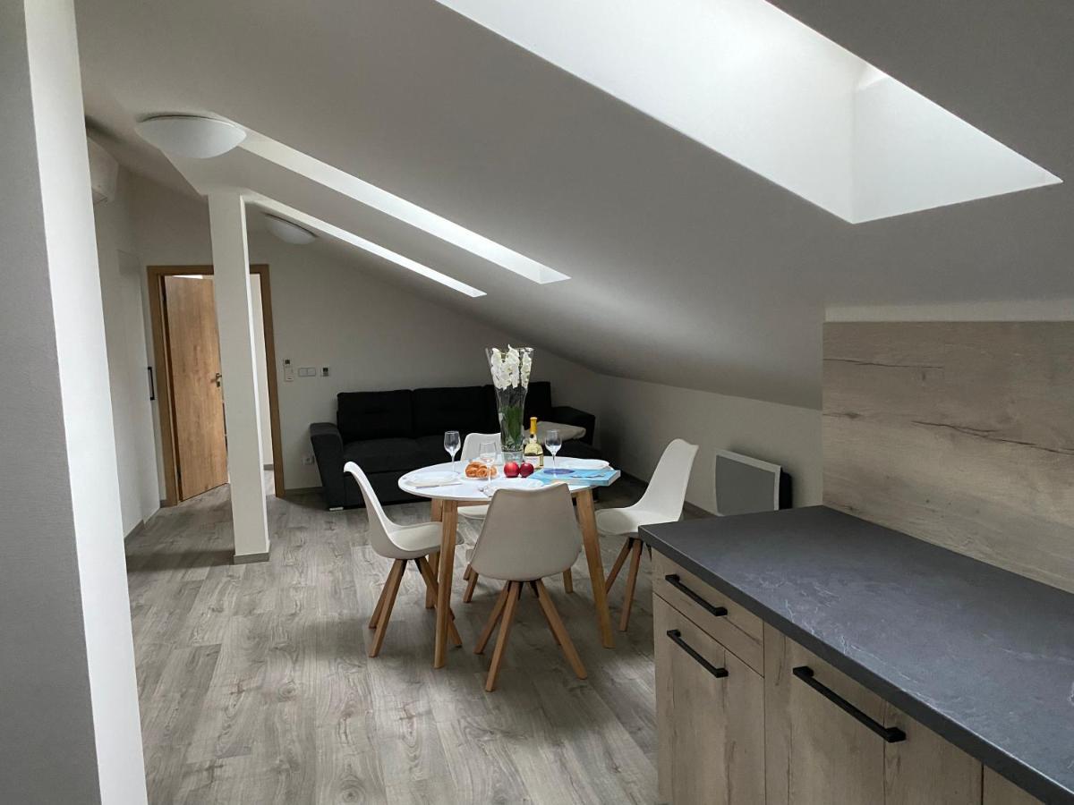 Klicperovo 2Kk Appartement Hradec Králové Buitenkant foto